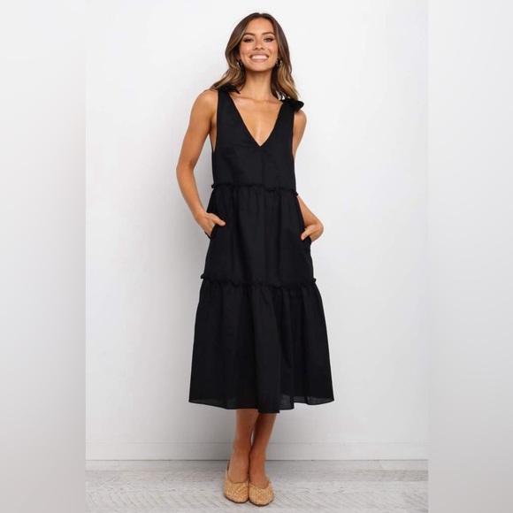 Petal & Pup Erenda Dress Midi Maxi Linen Blend Black Ruffle Tiered Sundress 6 - Picture 1 of 5